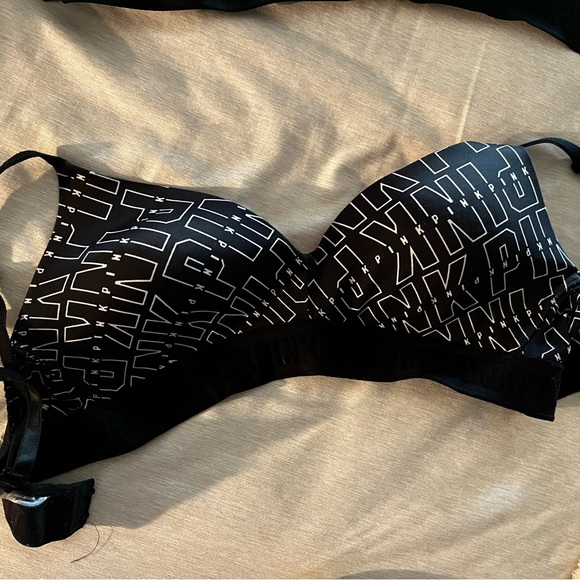 PINK VS bras - Picture 4 of 7